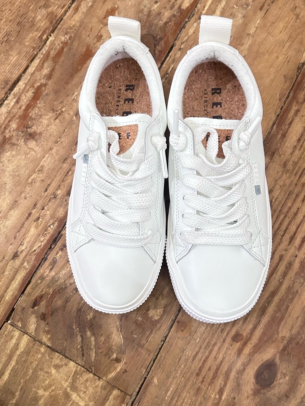 Reef White Low-Top Lace-Up Sneakers